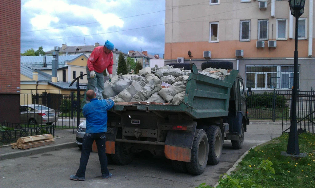 Вывоз строительного мусора в Сестрорецке от 1640 руб. – ПроМусор