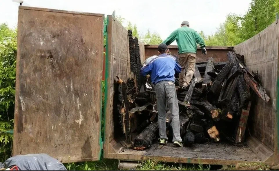 Вывоз мусора после пожара в Сестрорецке от ПроМусор — уборка, утилизация, цена от 2511 руб