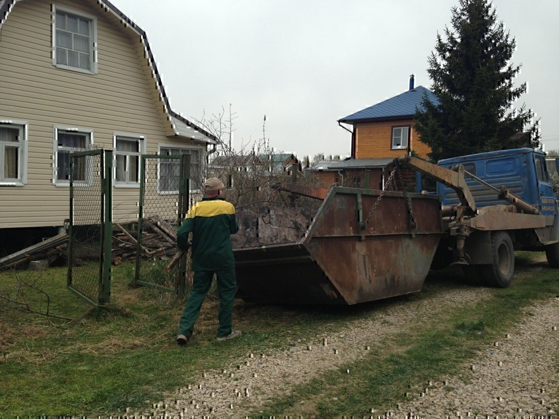 Вывоз мусора и отходов с дачи и участка СНТ в Сестрорецке в октябре