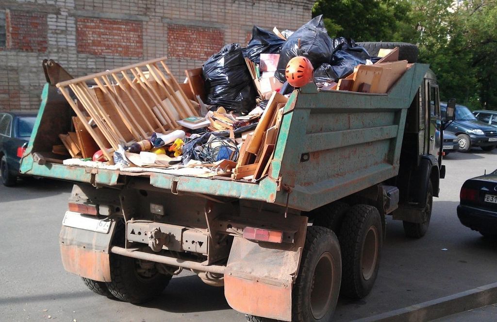 Вывоз мусора из магазина в Сестрорецке от ПроМусор: услуги, цена от 1794 руб., утилизация отходов
