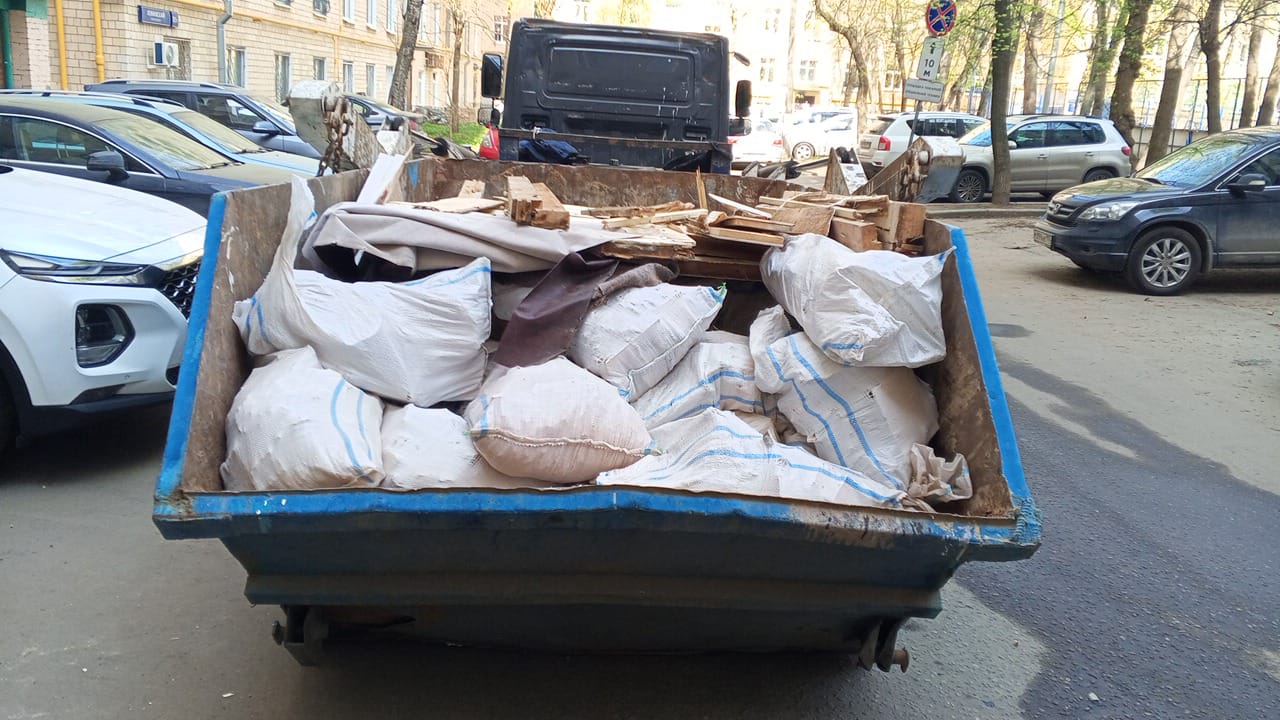 Вывоз мусора из магазина в Сестрорецке в октябре