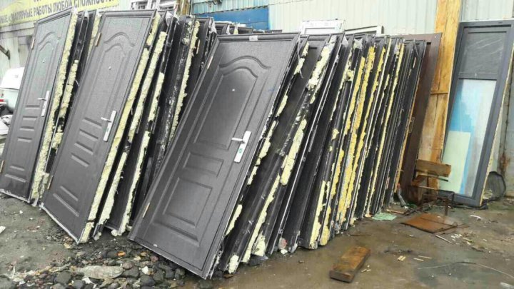 Вывоз металлических дверей с утилизацией в Сестрорецке в октябре