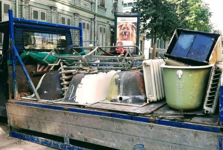Вывоз старой сантехники в Сестрорецке от ПроМусор: быстро, недорого от 564 руб., утилизация и грузчики