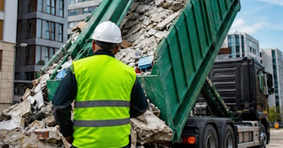 Вывоз строительного мусора в Сестрорецке: услуги лицензированной компании — ПроМусор